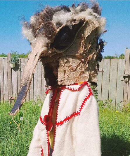 Cynhaeaf Cwiar- Mask Making