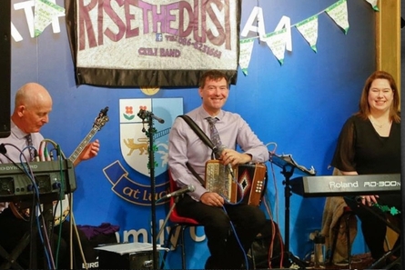 Droichead Arts Centre - 
          DTMSW | Ceili with Rise the Dust  
        