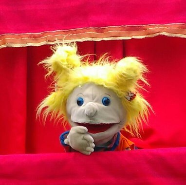 Bilingual Puppet Show